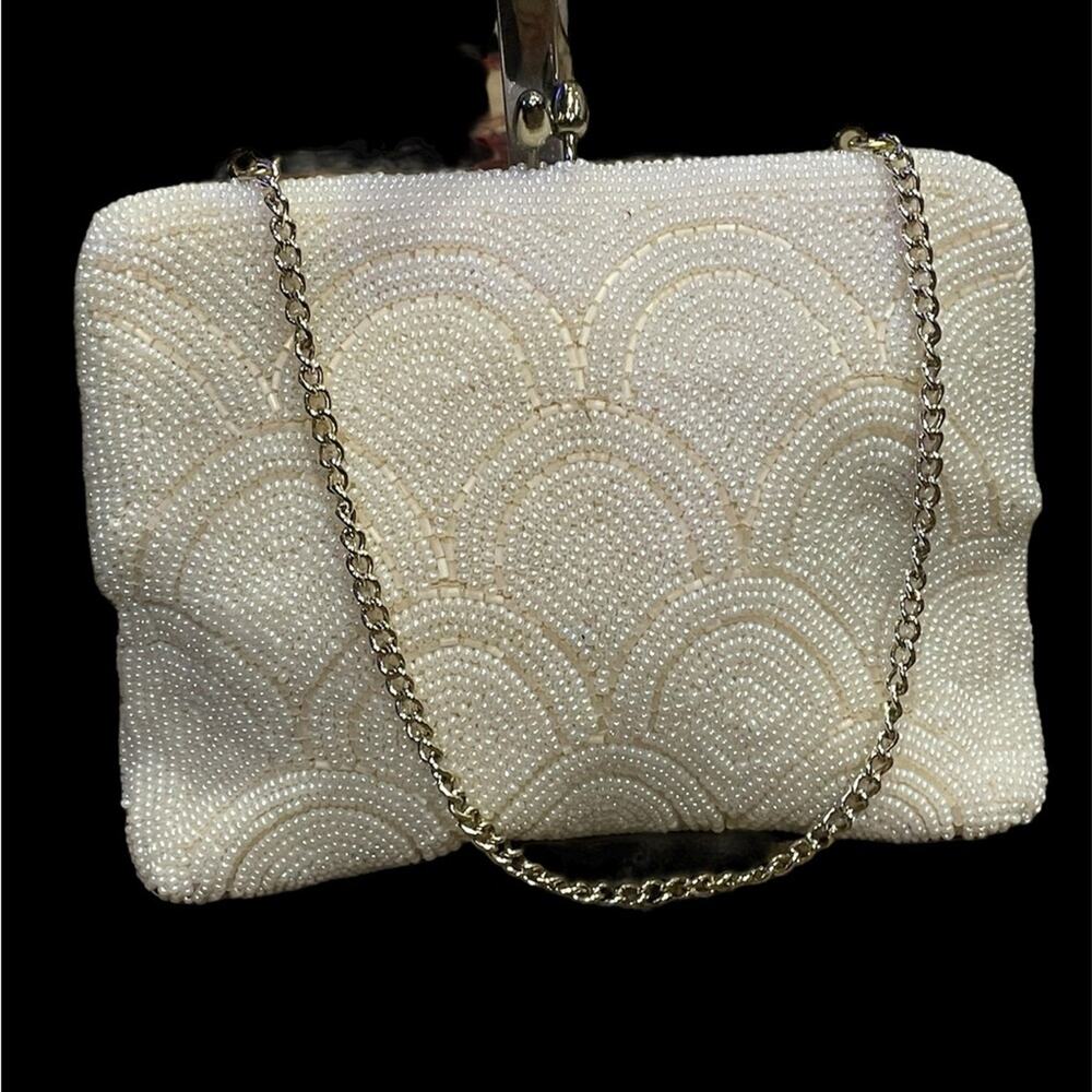 Vintage Elegant Cream Beaded Clutch